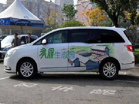 丽江户外车贴喷绘如何保持效果?