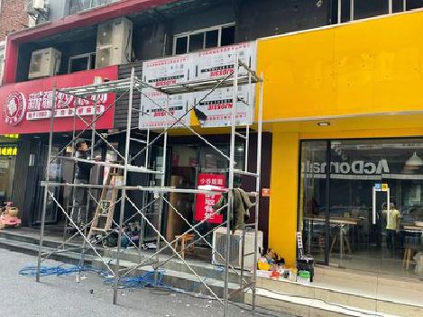 丽江制作广告招牌如何避免它发黄？